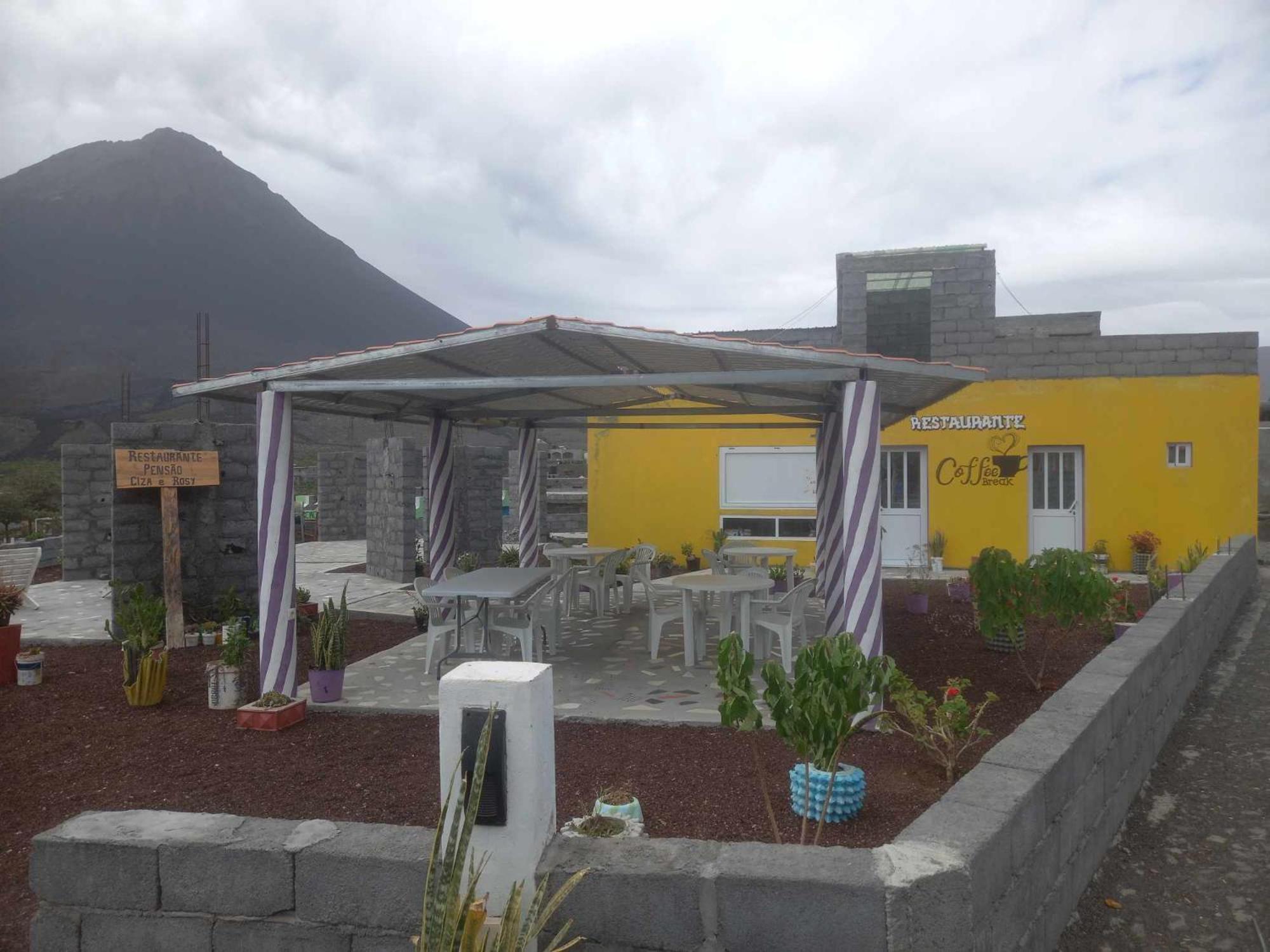 Ciza E Rose Bed & Breakfast Portela Exterior photo